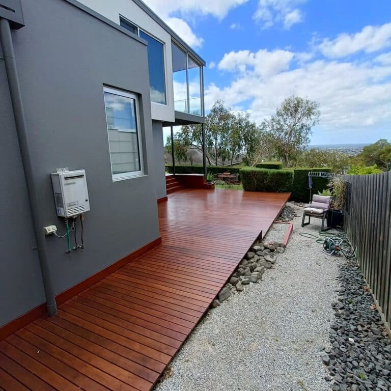 Gorgeous Wandana Heights with City Views